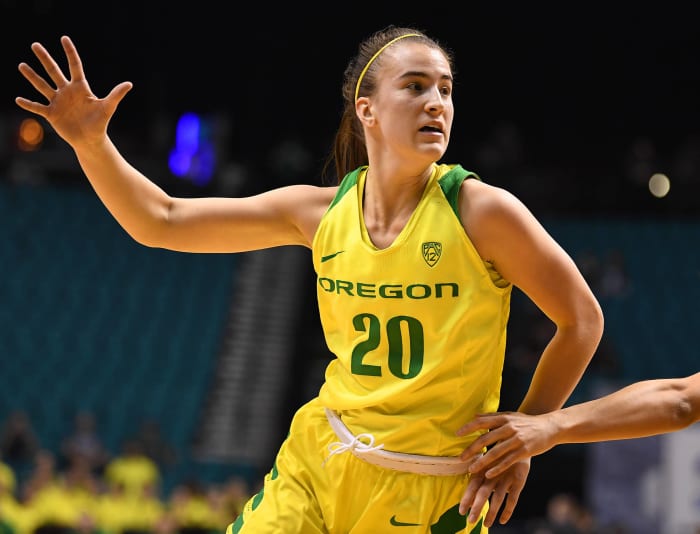 Sabrina Ionescu scores 30, Oregon scores major upset - that doesn't count