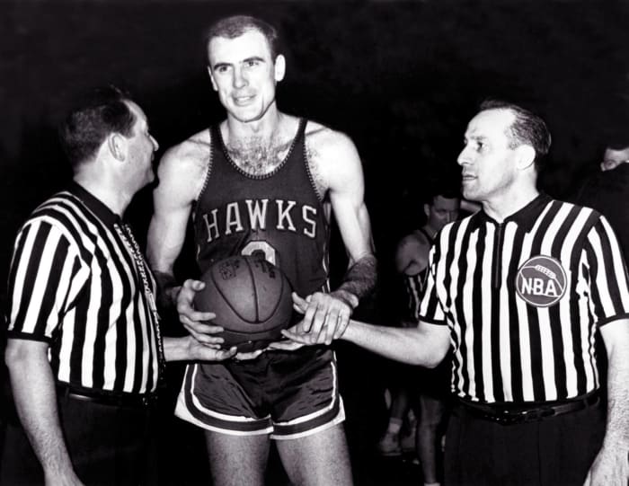 1968: NBA basketball leaves St. Louis behind