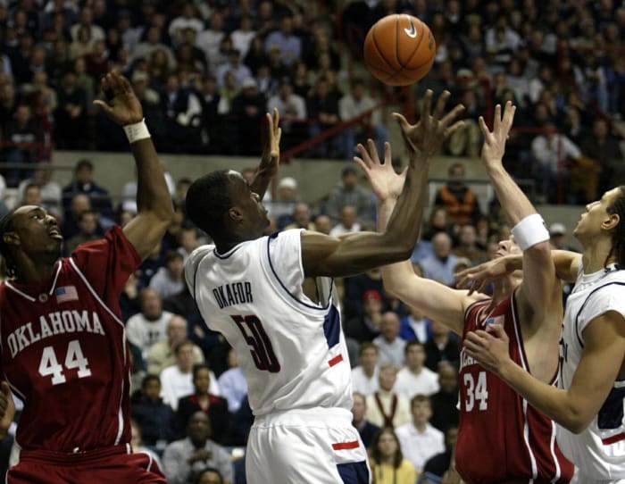 UConn Huskies, 2004