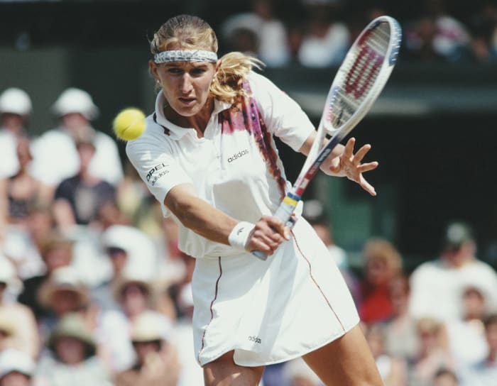 Steffi Graf dominates the women’s tour