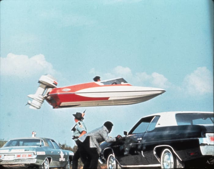 Speedboat Chase - "Live and Let Die"