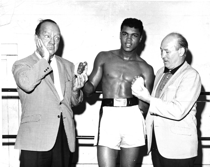 Cassius turns pro