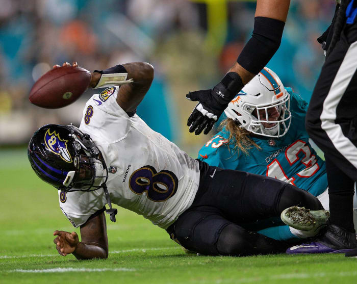 Dolphins' blitz success dims Ravens' bye hopes