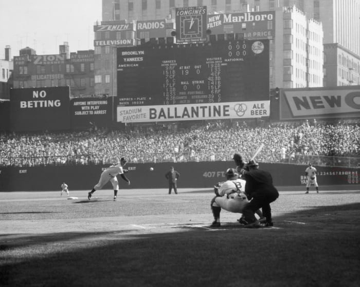 Don Larsen Signed Yankee Jersey (Beckett) Pitched Perfect Game 1956 World  Series