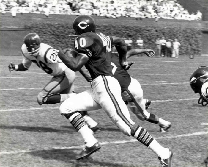 1943: Gale Sayers
