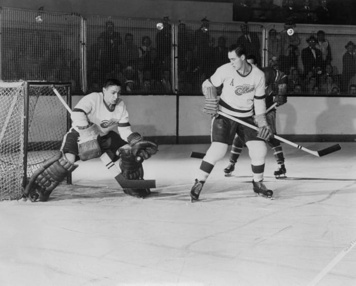 Terry Sawchuk, Detroit Red Wings (1952)