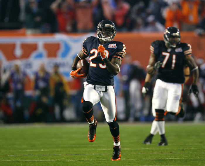 Super Bowl XLI: Hester starts things off with a bang