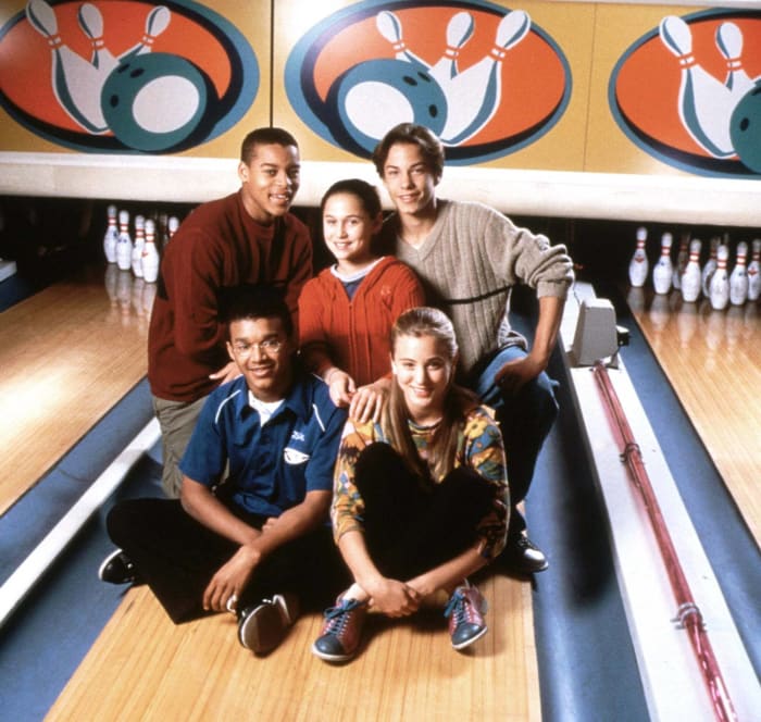 'Alley Cats Strike' (2000) 6.0