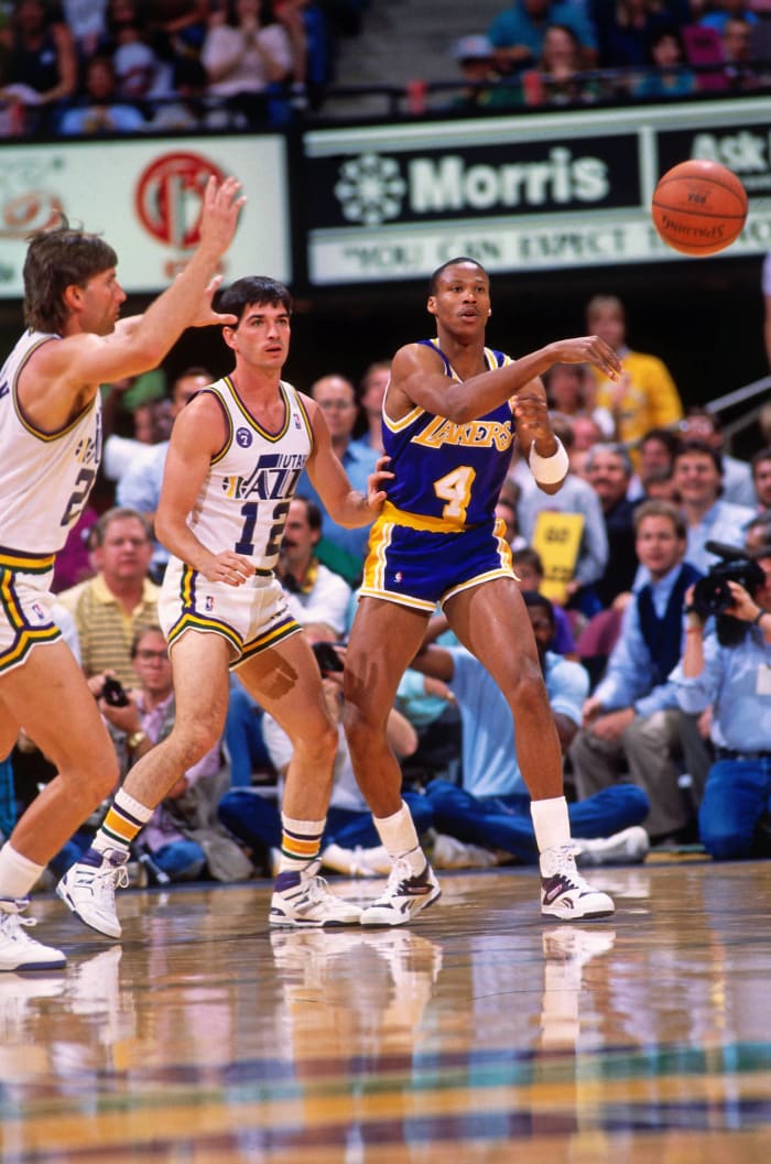 Stockton scores and dishes in equal measure, but Jazz still lose