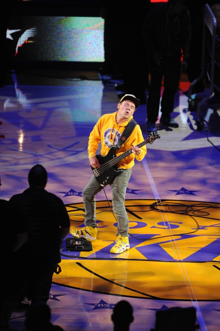 Flea, Kobe Bryant farewell game