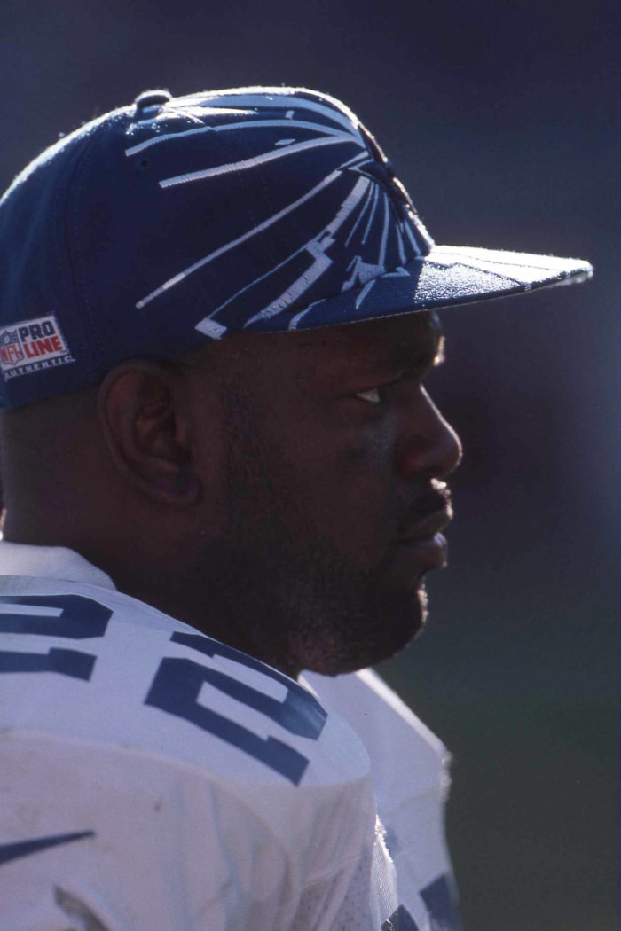 Wins 1990 NFL Offensive Rookie of the Year Award