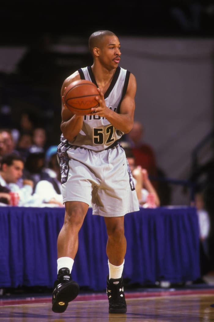 Hoyas' Reid saves the day (1995)