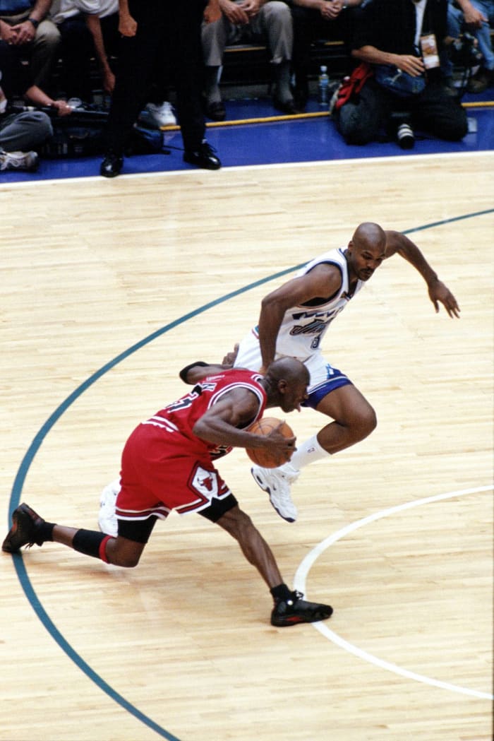 Michael Jordan pushes off, gets away with it