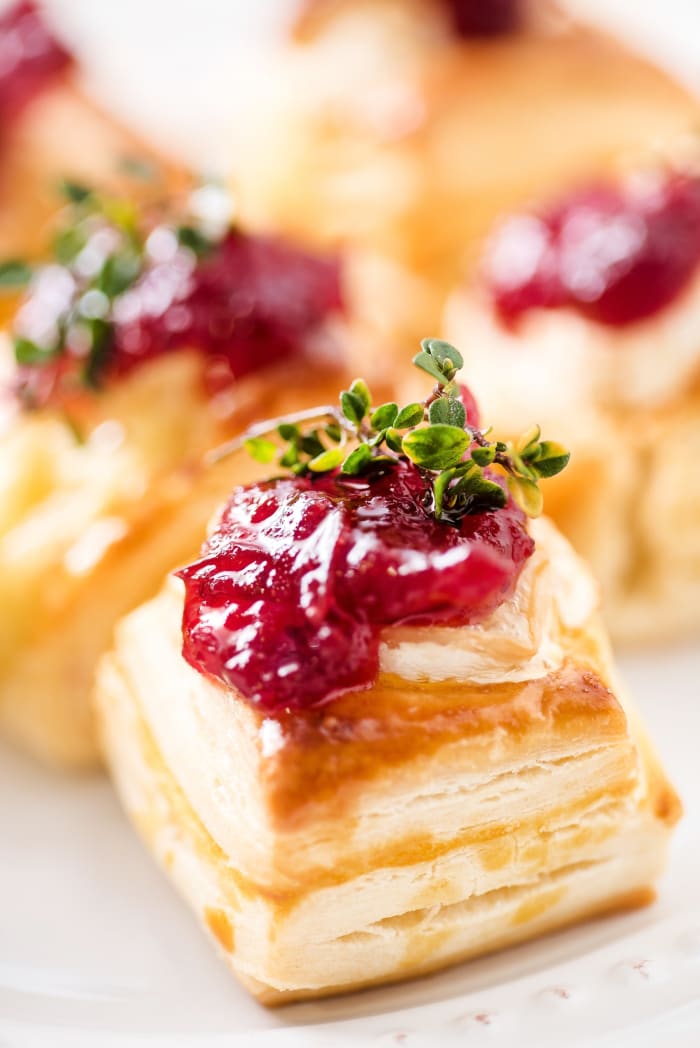 Cranberry brie bites