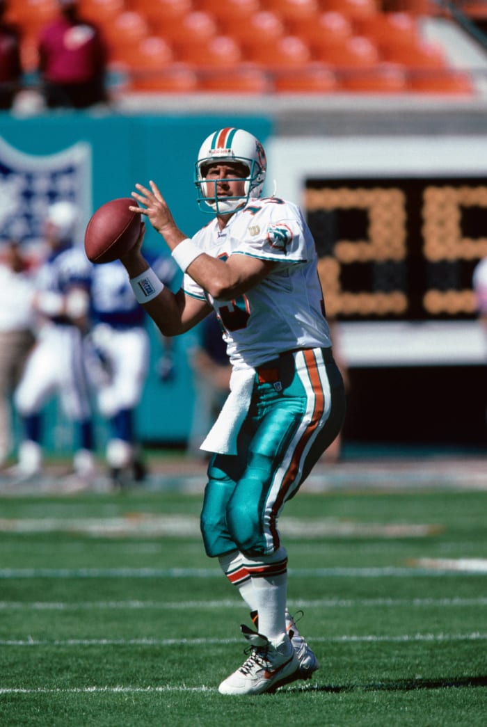 Marino becomes the first player with over 50,000 career passing yards