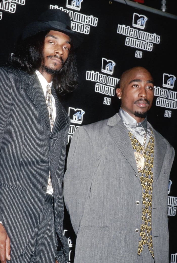 "2 Of Amerikaz Most Wanted"—2Pac feat. Snoop Dogg