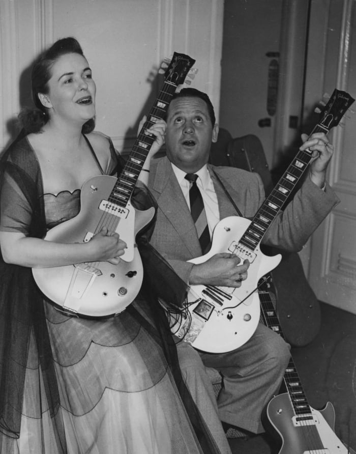 "Christmas Cheer" - Les Paul & Mary Ford