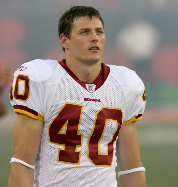 2006: Adam Archuleta signs with Redskins