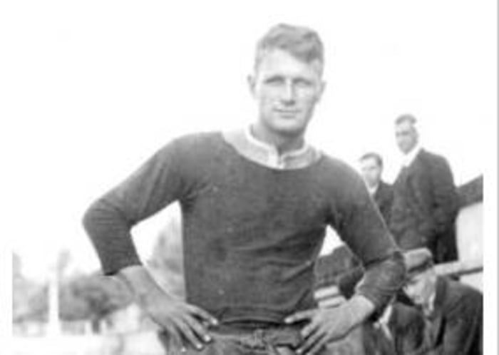 John Beckett, Halfback/Defensive Tackle (1913-16)