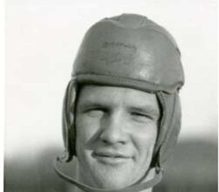 Bobby Dodd, Quarterback/Kicker (1928-30)