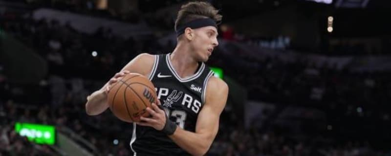 How Zach Collins&#39; Move to Bench Highlights Spurs&#39; Winning Commitment