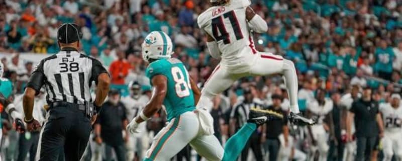 Miami Dolphins offensive tackle Ryan Hayes (76) and Houston Texans