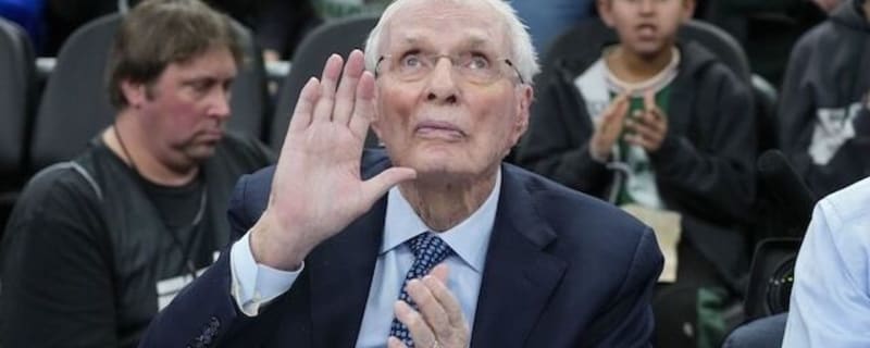 Lakers, LeBron James & Pau Gasol Pay Tribute To Hubie Brown