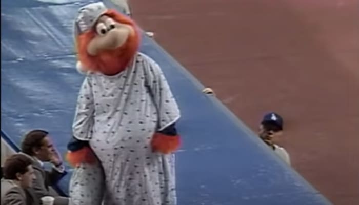 Youppi! gets run out
