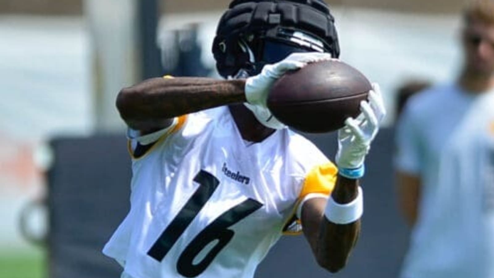 Steelers Finalize 16Man Practice Squad with ReSigning Speedy WR