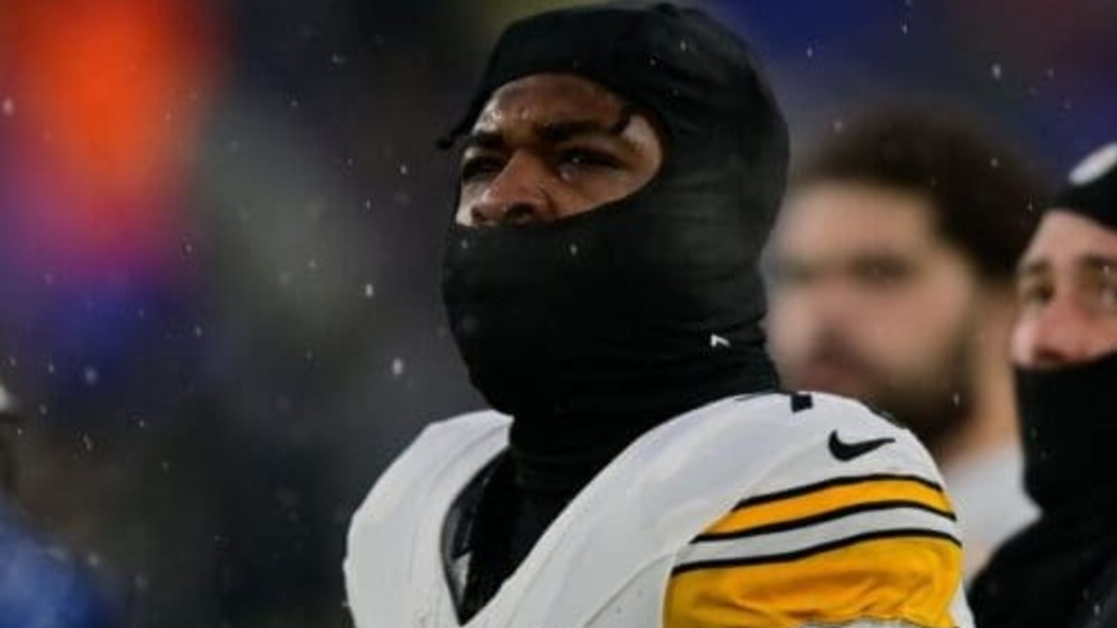 Former Steelers OT Quits Patriots after Getting Benched