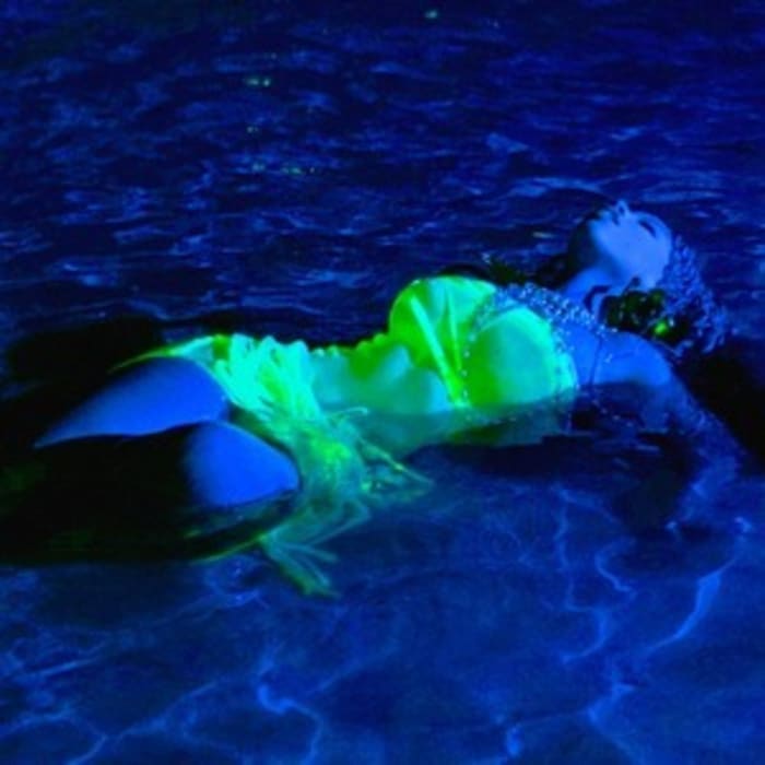 'Trouble in Paradise' by Chlöe