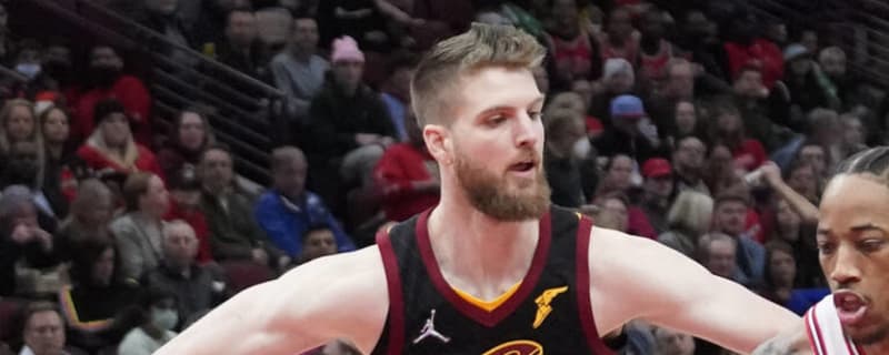 Cavs' Dean Wade out for remainder of season after knee surgery