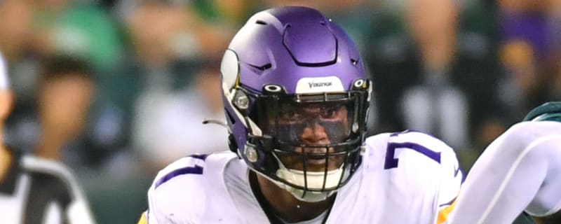 Vikings agree to four-year extension with offensive standout