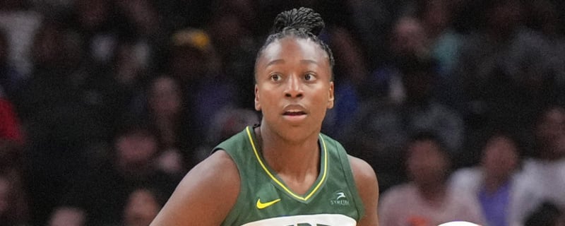 Report: Three-team WNBA trade has Loyd, Plum on move
