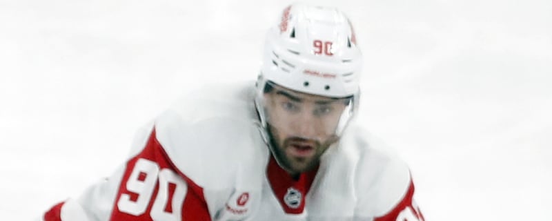 Red Wings sign reserve center to two-year contract