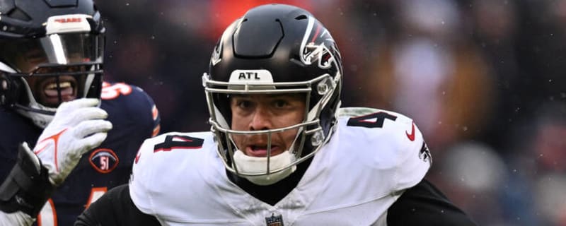 Falcons quarterback accepts pay cut