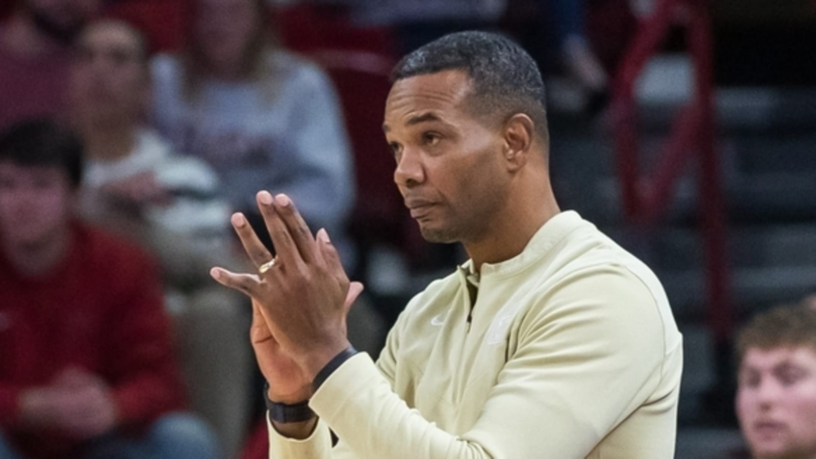 Virginia, Villanova going in different directions after HC changes
