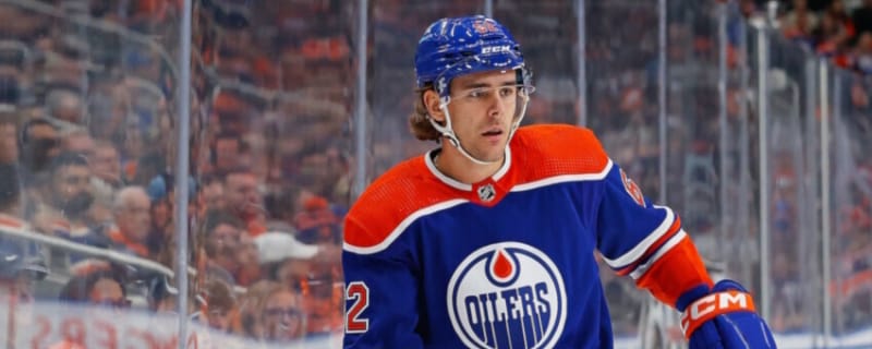 Golden Knights reclaim Raphael Lavoie