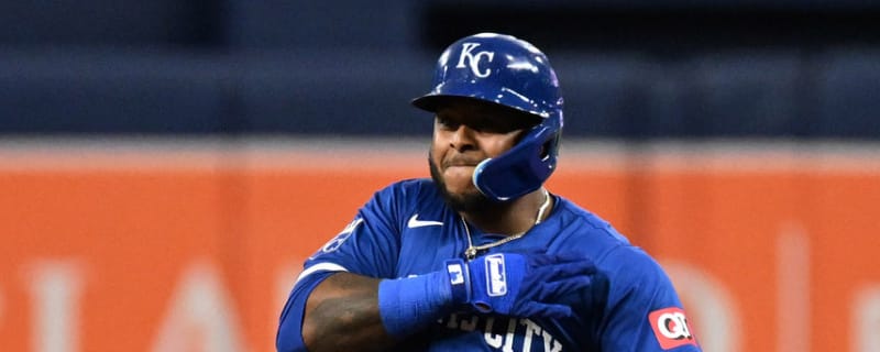 Royals option OF Nelson Velazquez after rough start to 2024