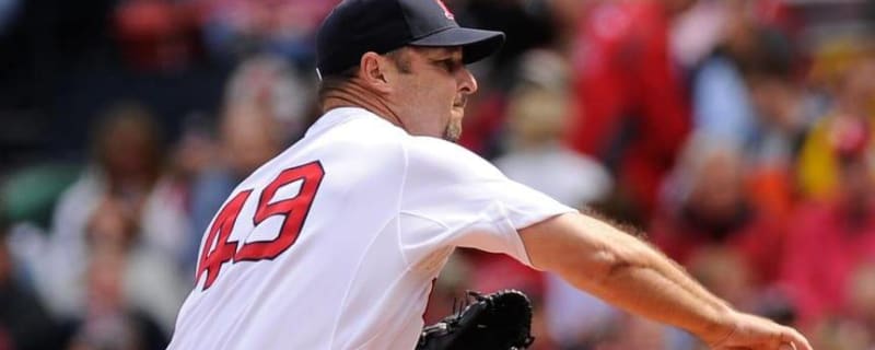 Jason Varitek's wife blasts Curt Schilling for Tim Wakefield