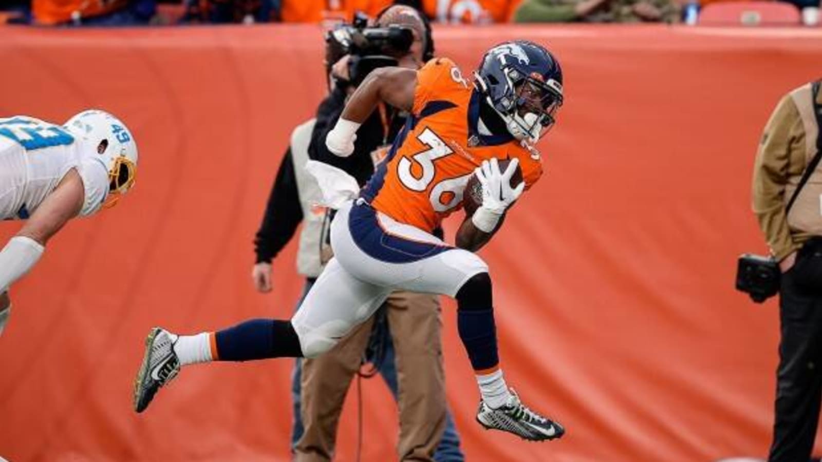 Broncos Camp: Tyler Badie Emerging as Frontrunner For RB3