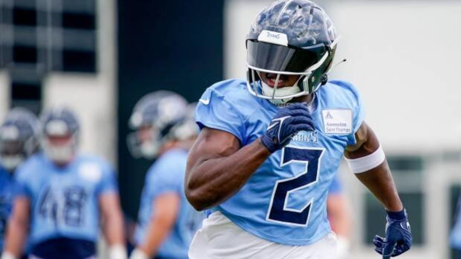 Titans LB Azeez Al-Shaair Making Waves at Training Camp, Stars at Tuesday&#39;s Session