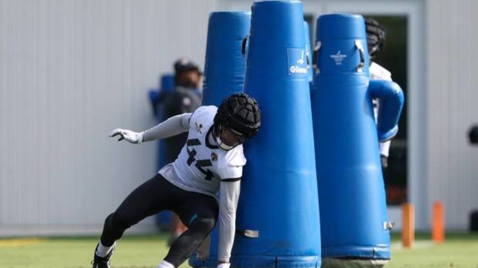 Jaguars&#39; Travon Walker Credits Comfortability in Offseason Growth