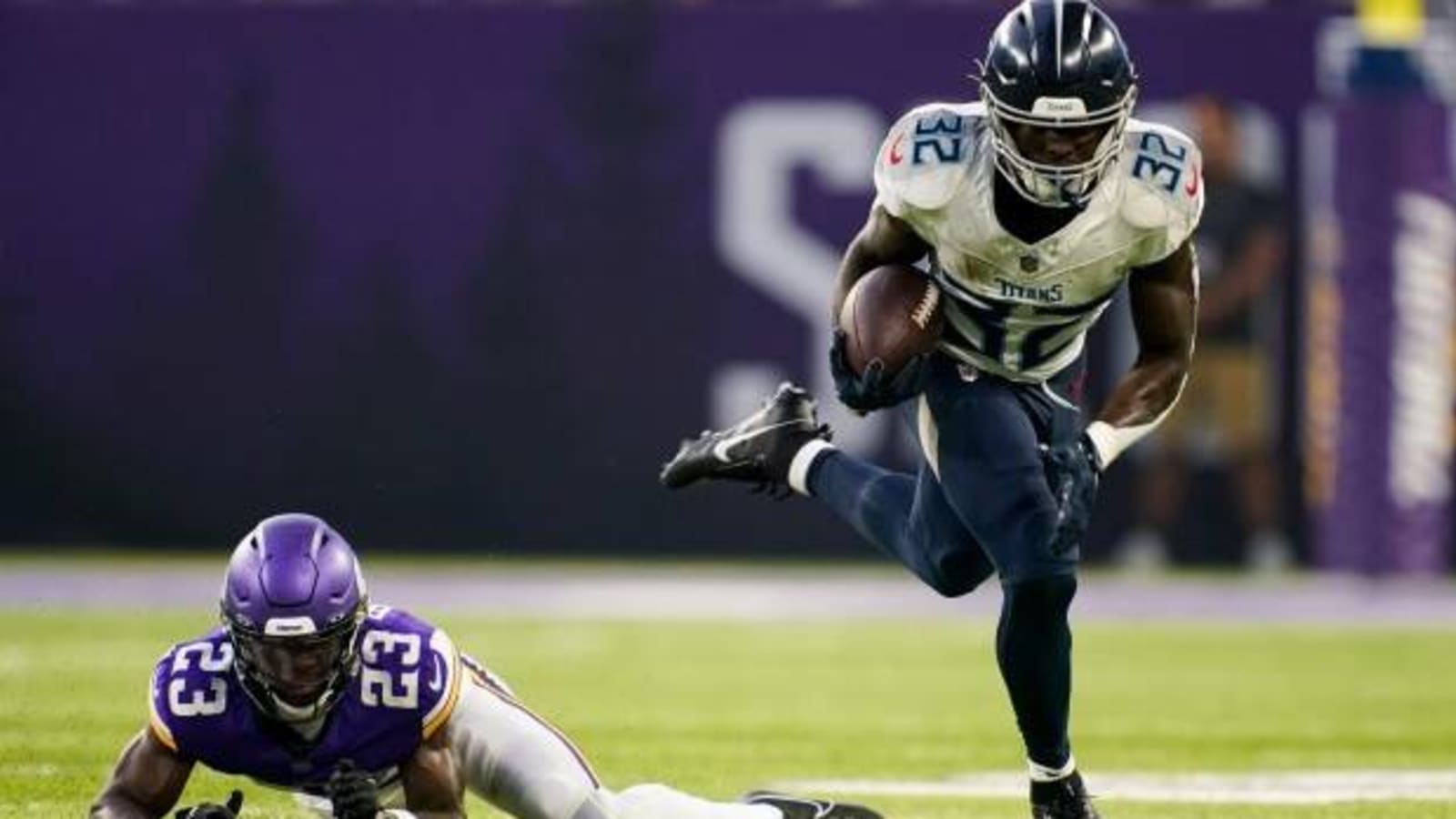 Titans Rookie RB Tyjae Spears Impressed Teammates Most When He Didn&#39;t Have the Ball