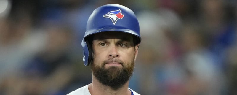 MLB's top remaining free agent 'baffled' by lack of offers