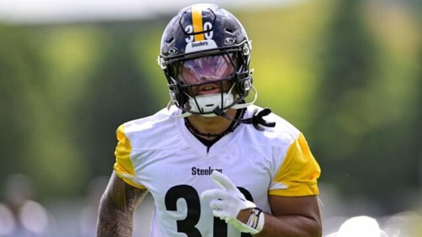 Bad Sign for Jaylen Warren? Steelers Add RB from Practice Squad