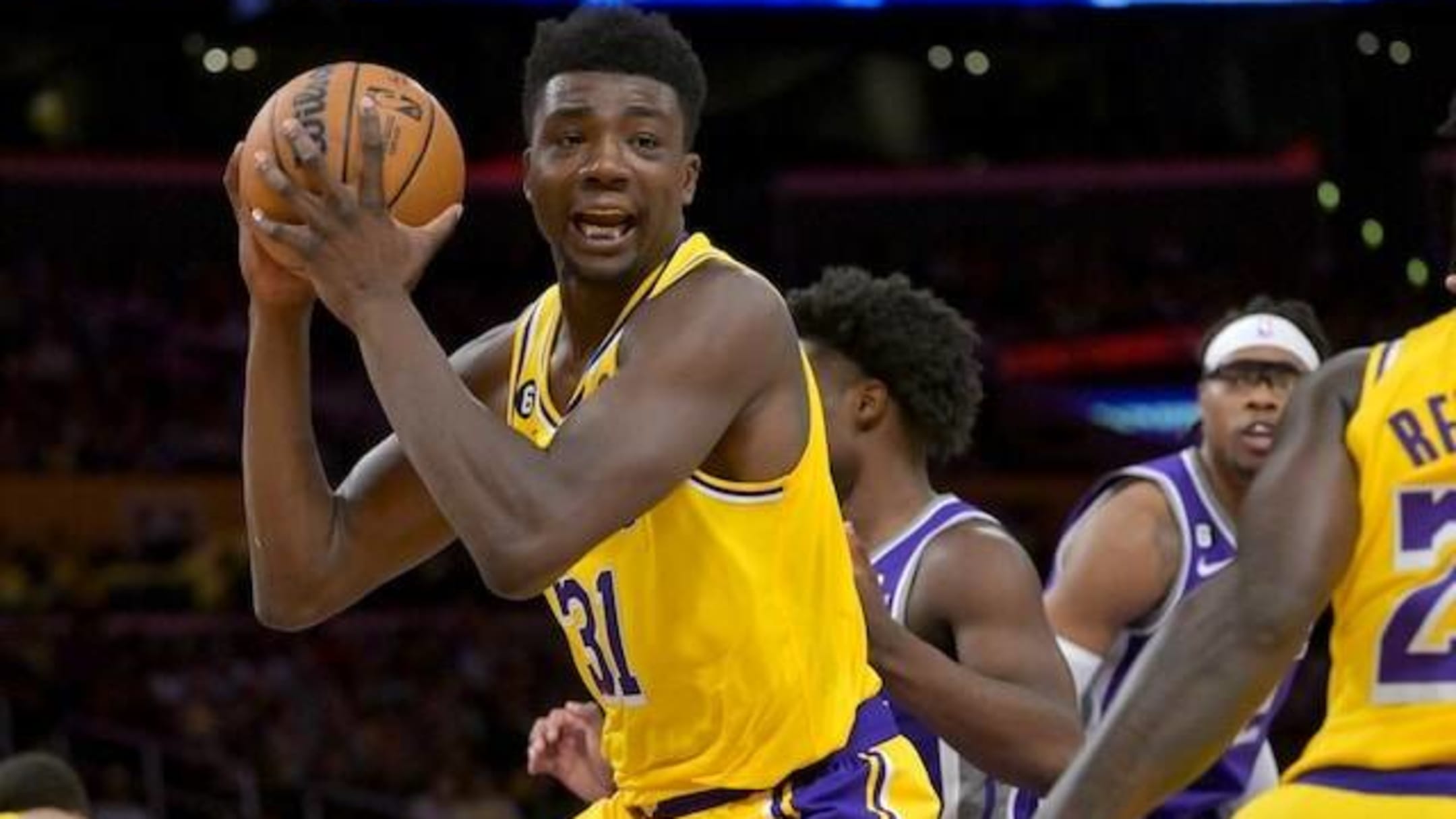 Lakers Sign Thomas Bryant