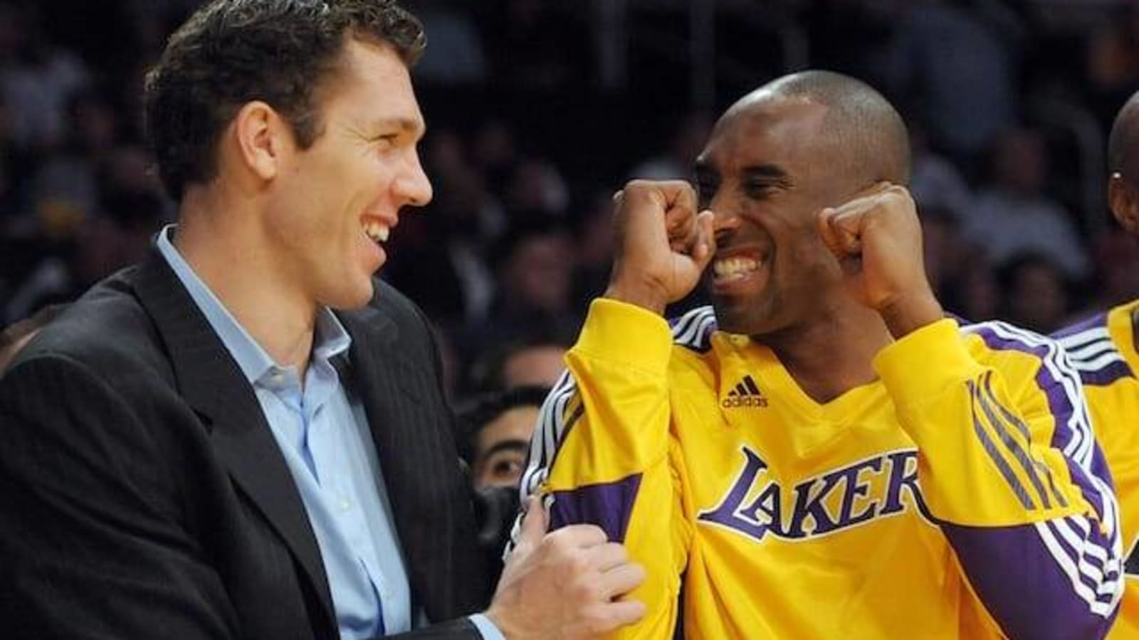  Luke Walton Recalls Rough Treatment From Kobe Bryant After He ‘Smelled Some Alcohol’ On Him In Practice During Rookie Year