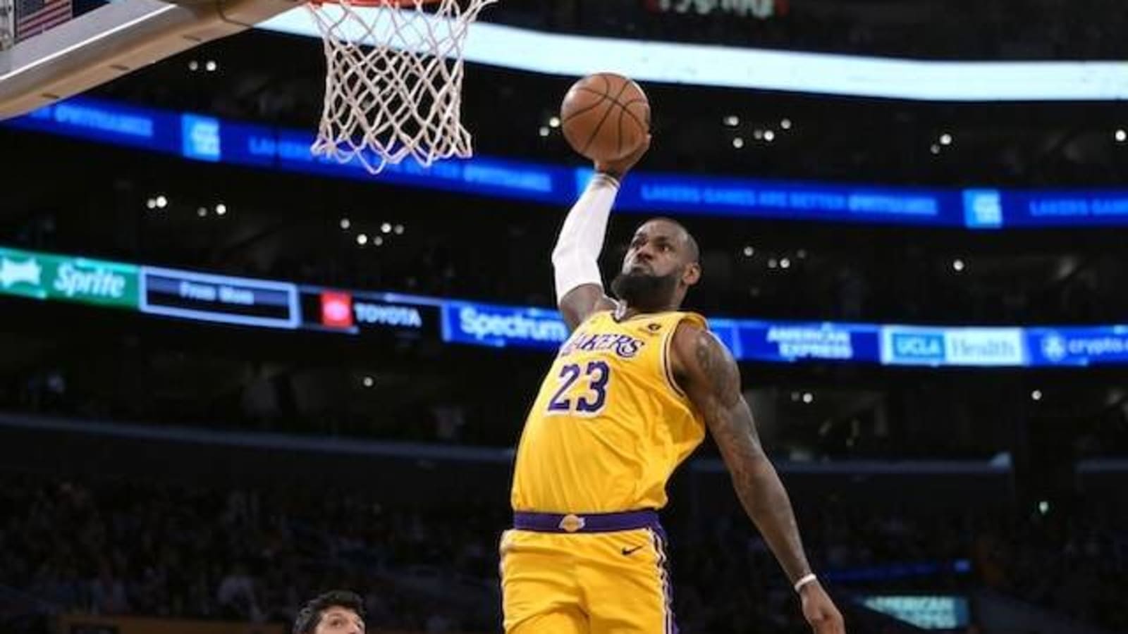 LeBron James Praises Lakers’ Rhythm & Energy In Recent Stretch