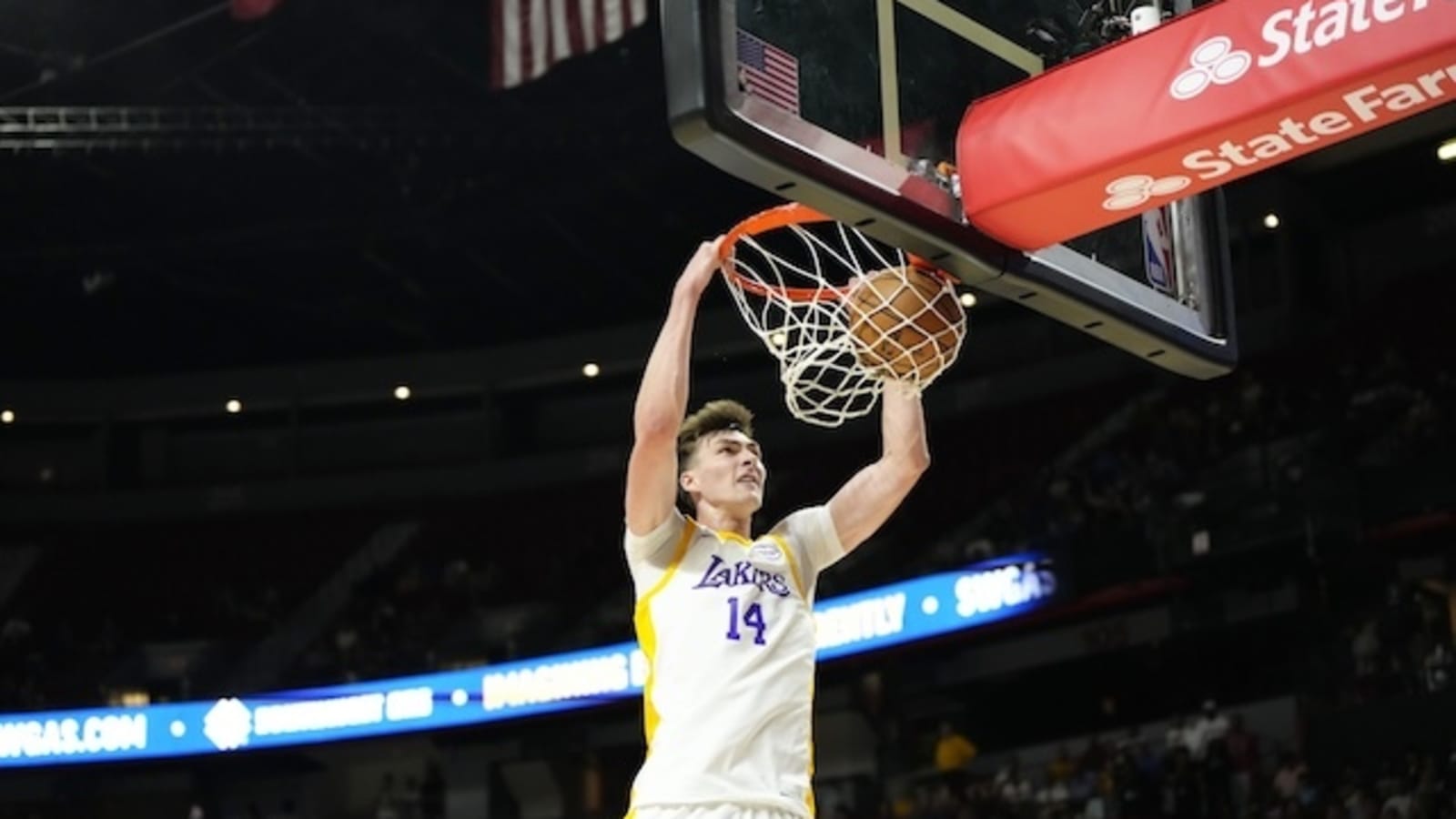  Colin Castleton Signs Two-Way Contract With Grizzlies